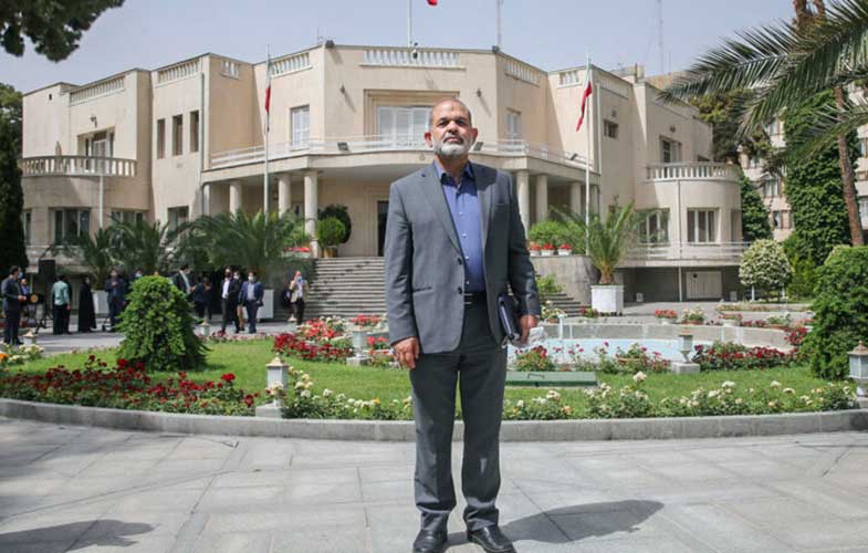 احمد وحیدی در حاشیه جلسه هیئت دولت
